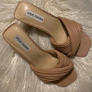 Steve Madden Nude slip on heel. Size 8.